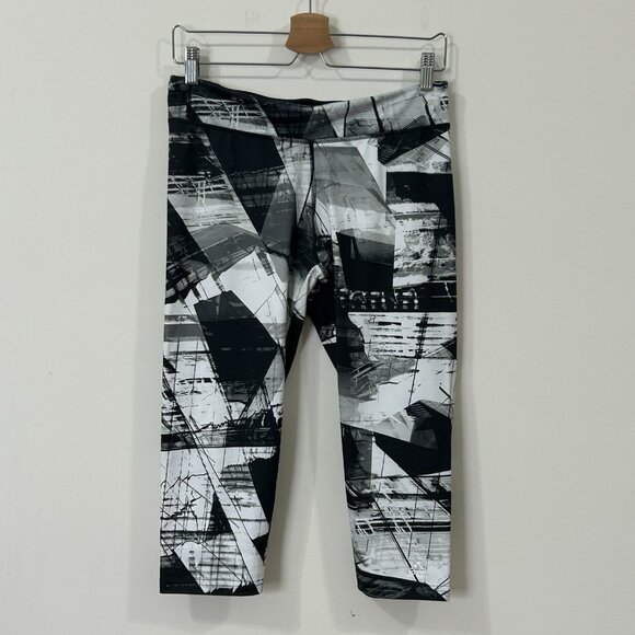 ADIDAS Climalite Capri Leggings Womens Medium Black White Geo Stretch Key Pocket - Picture 1 of 11